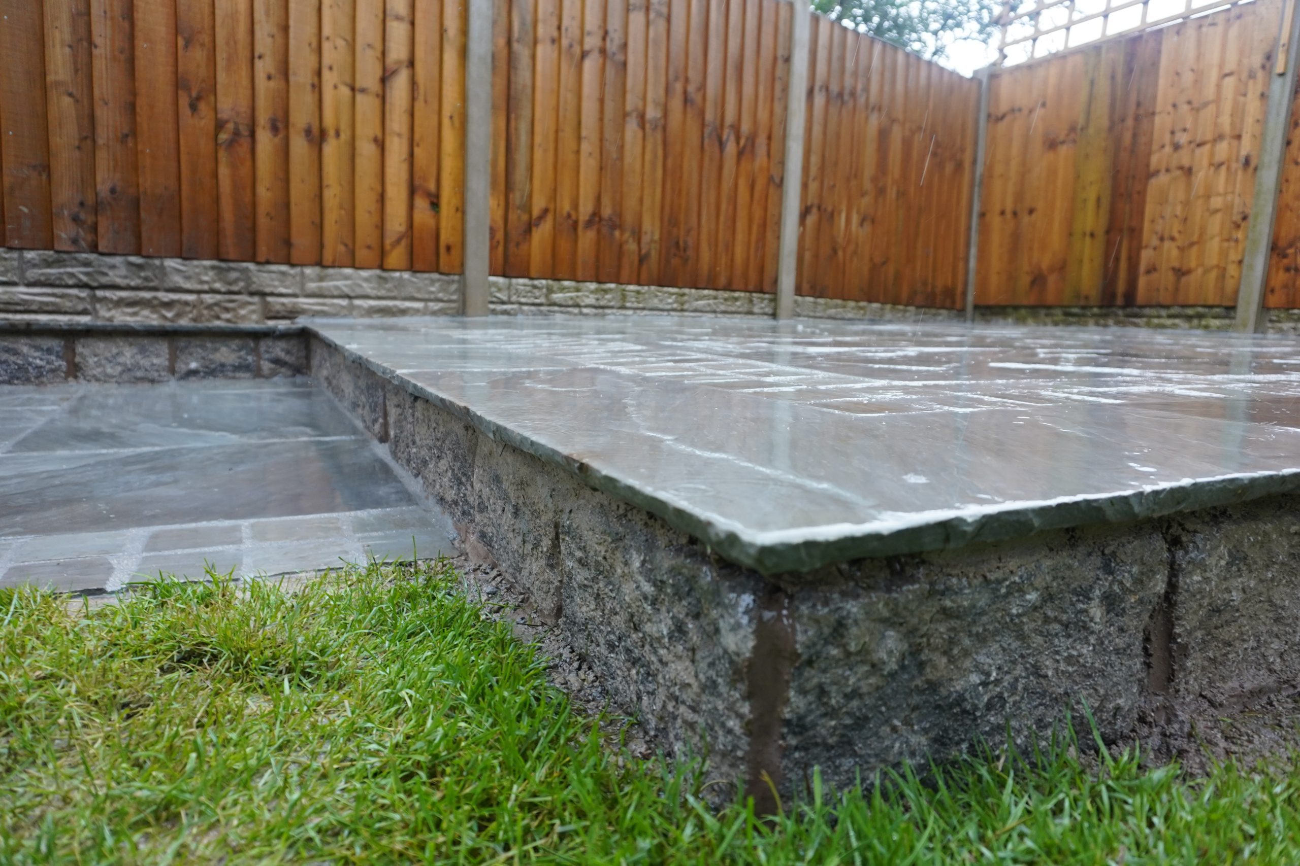 How to lay porcelain tiles on concrete floors